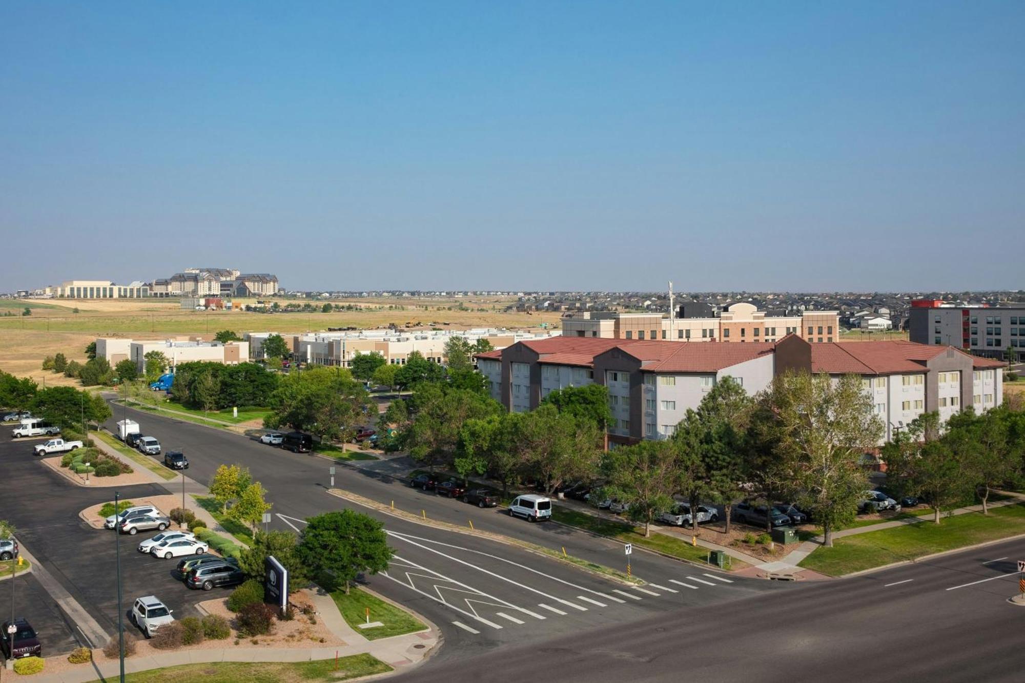 Courtyard By Marriott Denver Airport Extérieur photo
